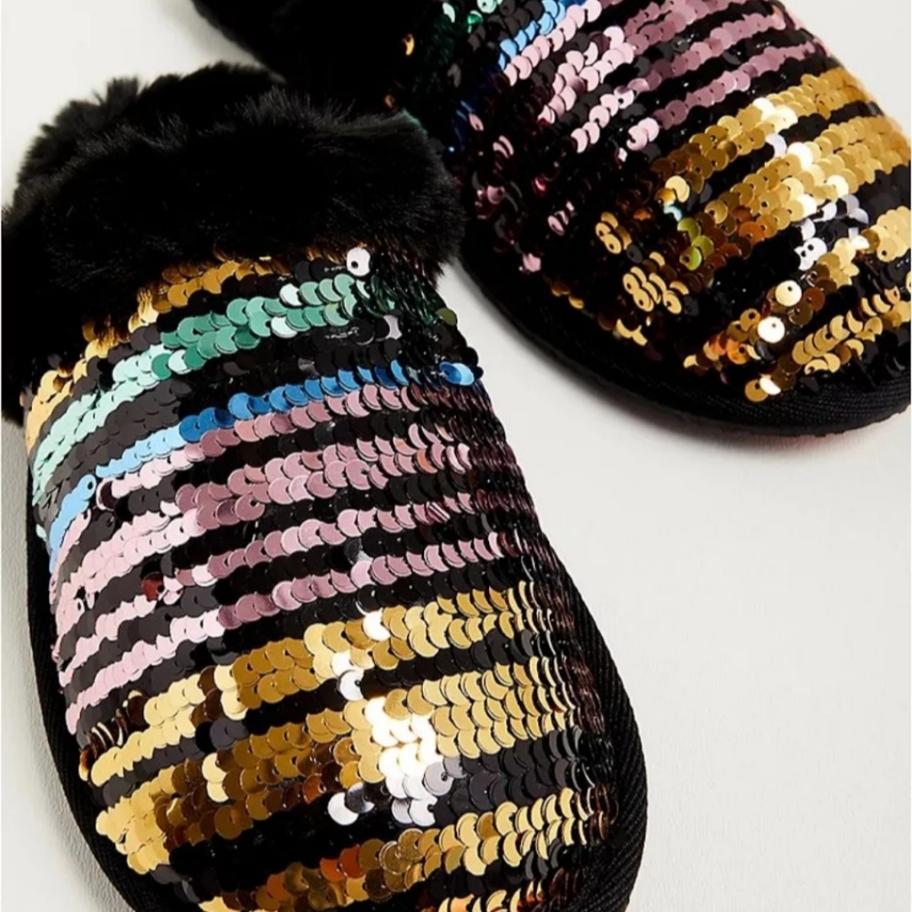 ❌️SOLD❌️ Torrid 8WW Fur Trim Slipper — Multi Sequins (WW) - Picture 2 of 7